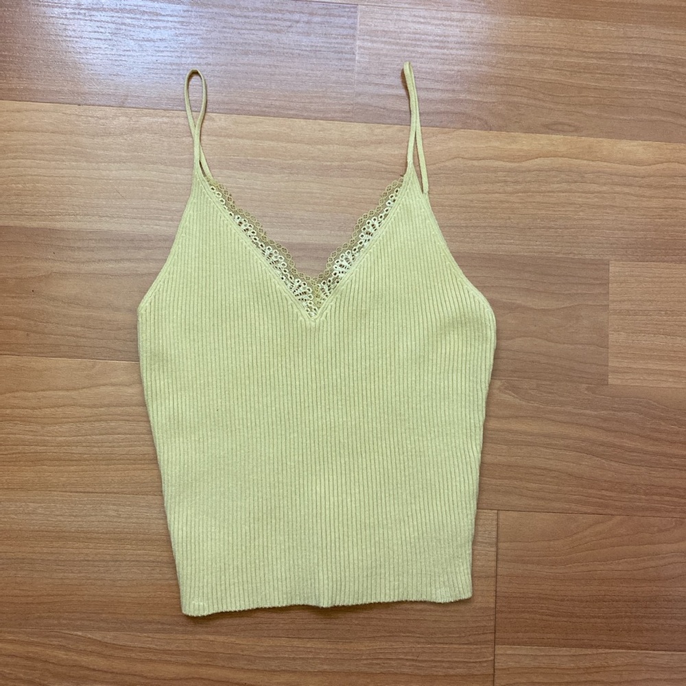 yellow knit tank with lace trim